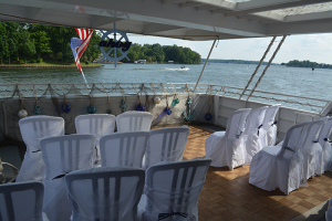 Getting ready for a marriage at wedding island NC | Lady of the Lake | Lake Norman